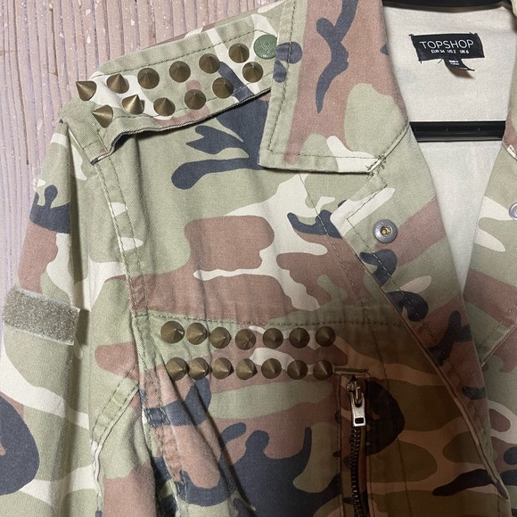 TOPSHOP camouflage women jacket with gold spikes & Guadalupe “Mother of Mary” - Picture 7 of 9